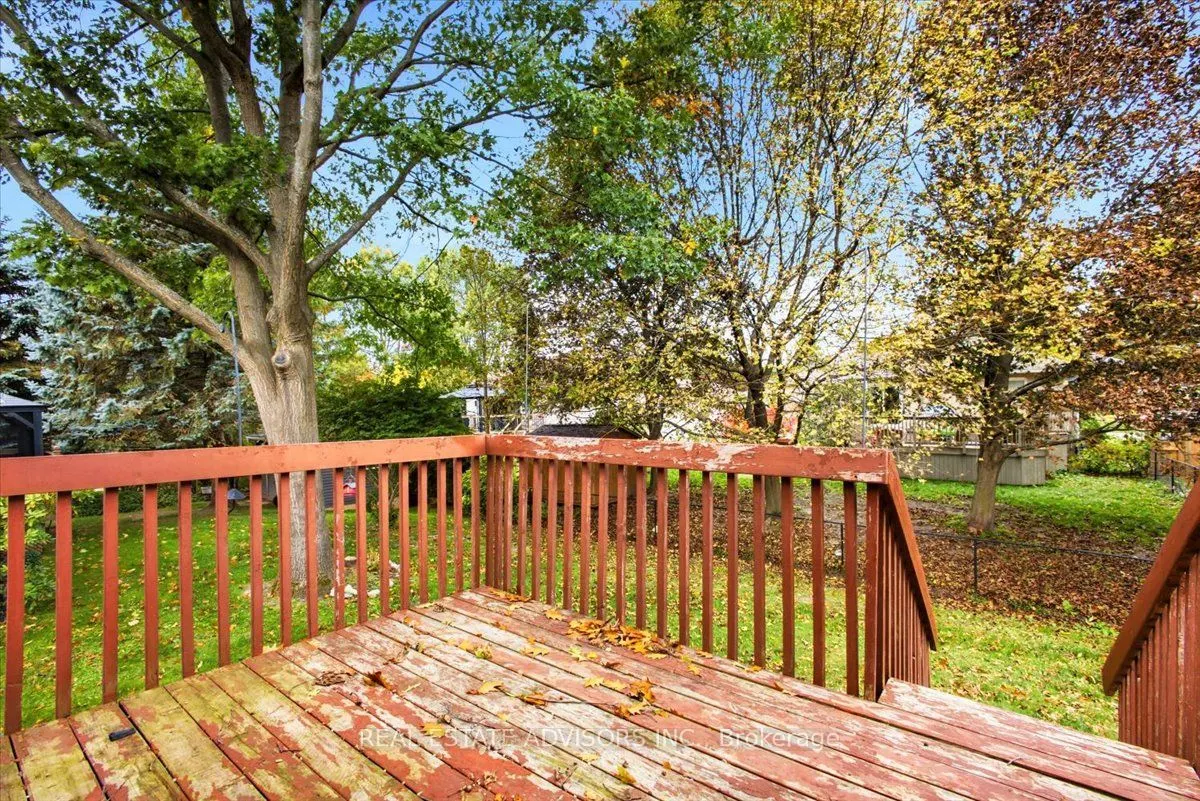 64 ACORN Crescent