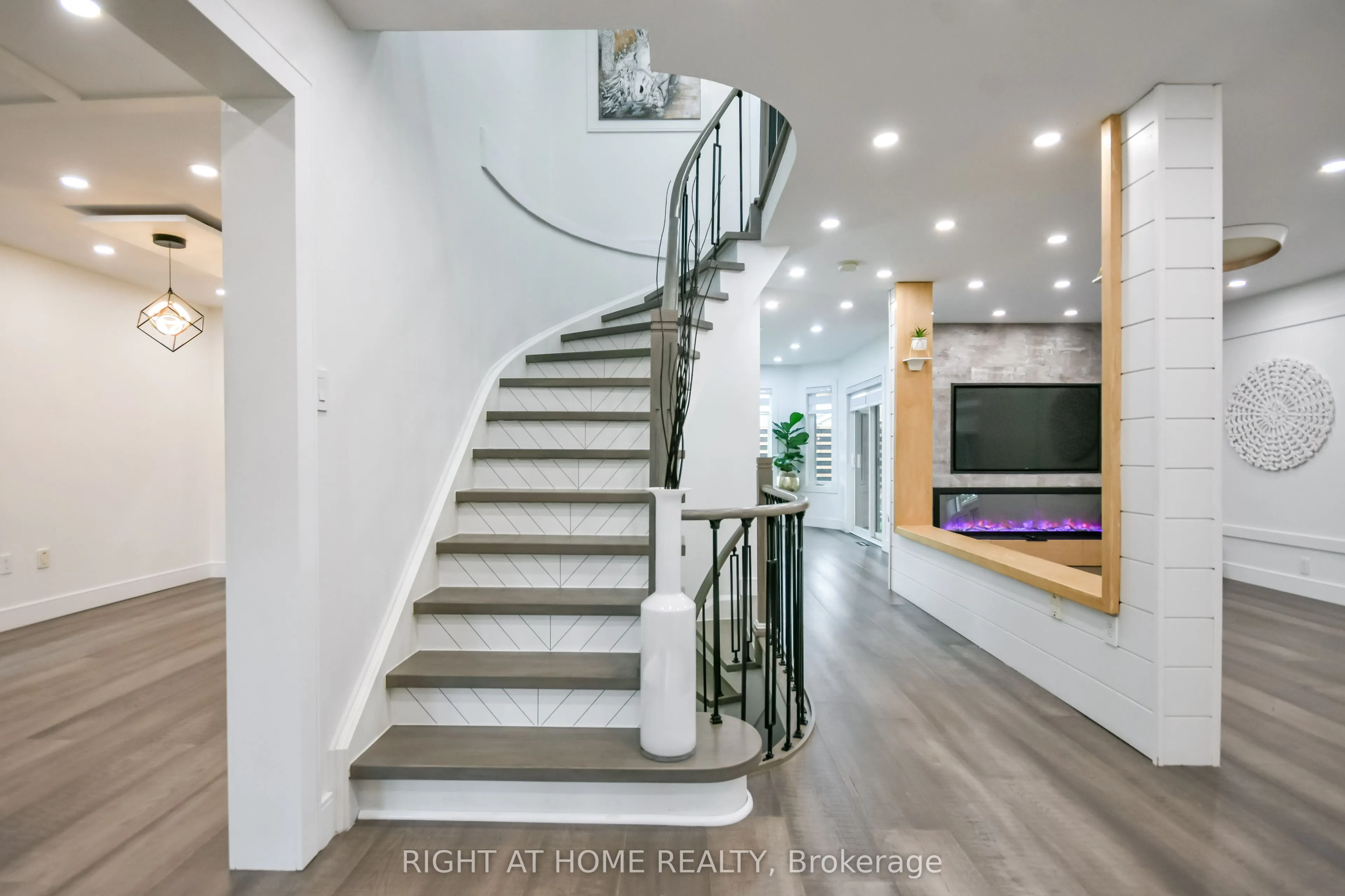 112 Birchwood Drive