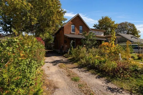 11 Frances Street N