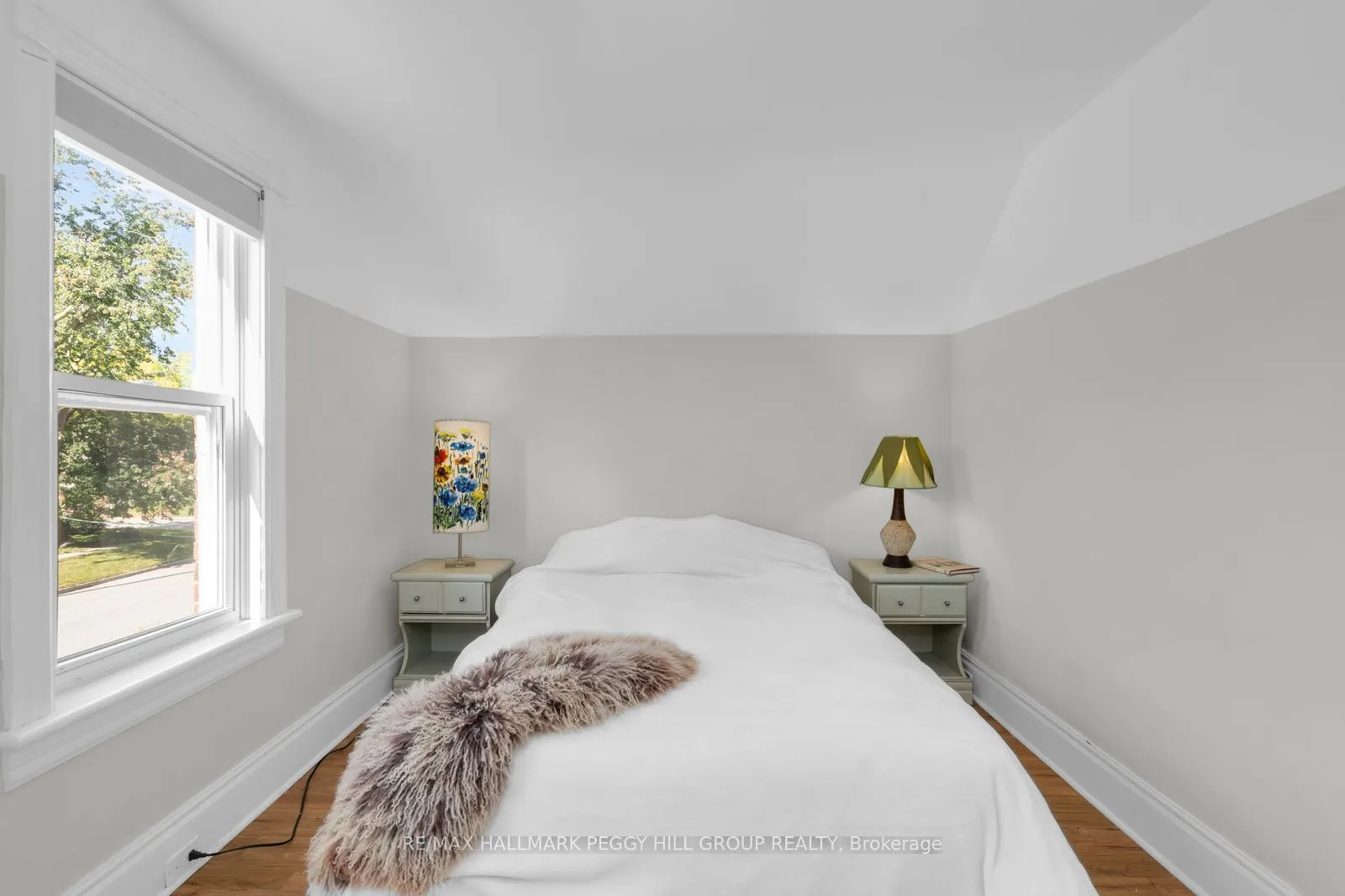 11 Frances Street N