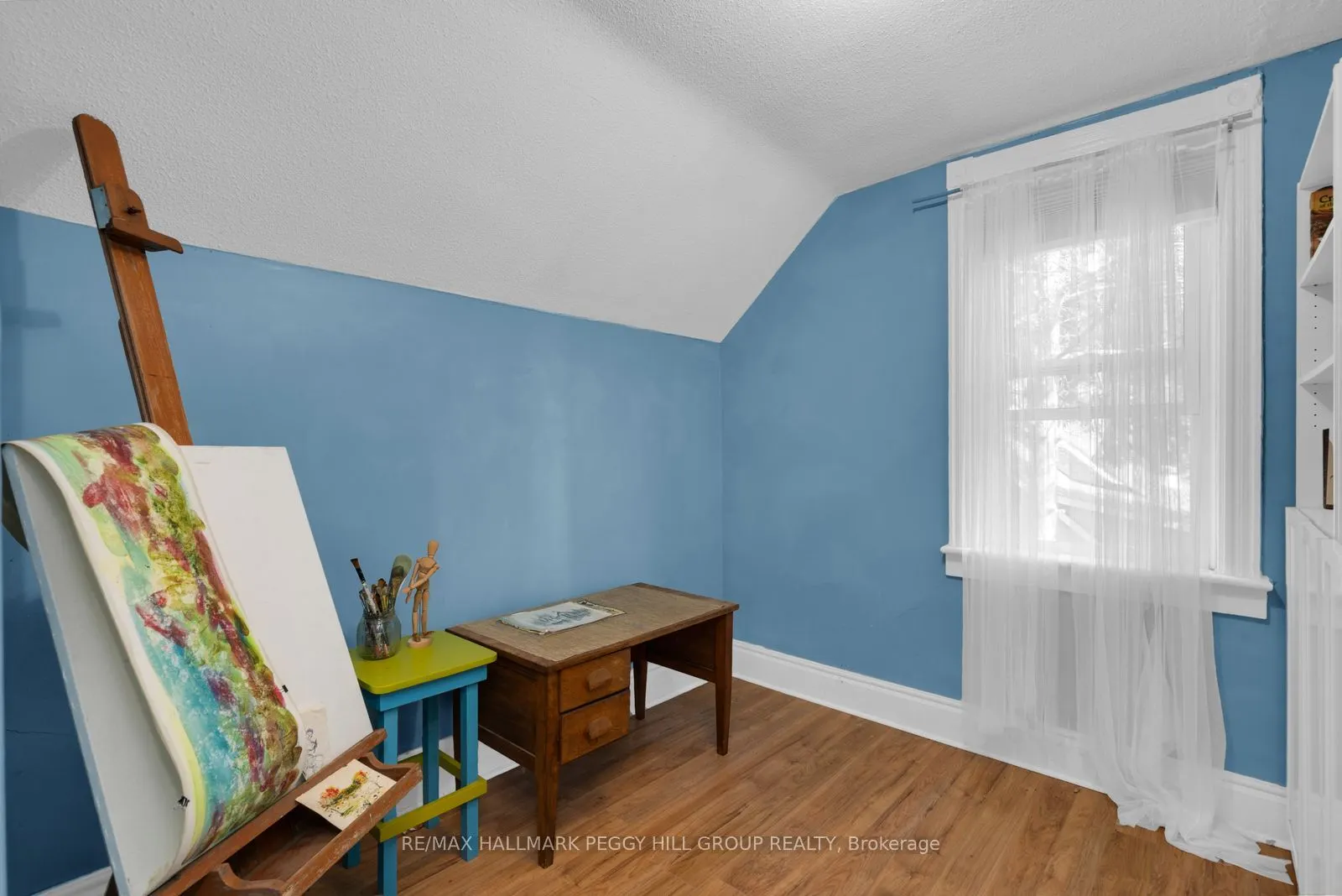 11 Frances Street N
