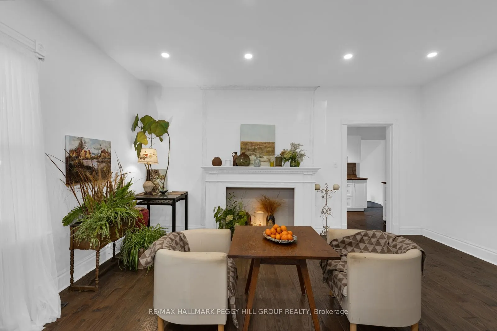 11 Frances Street N