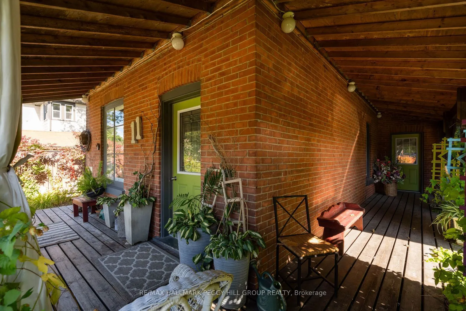11 Frances Street N