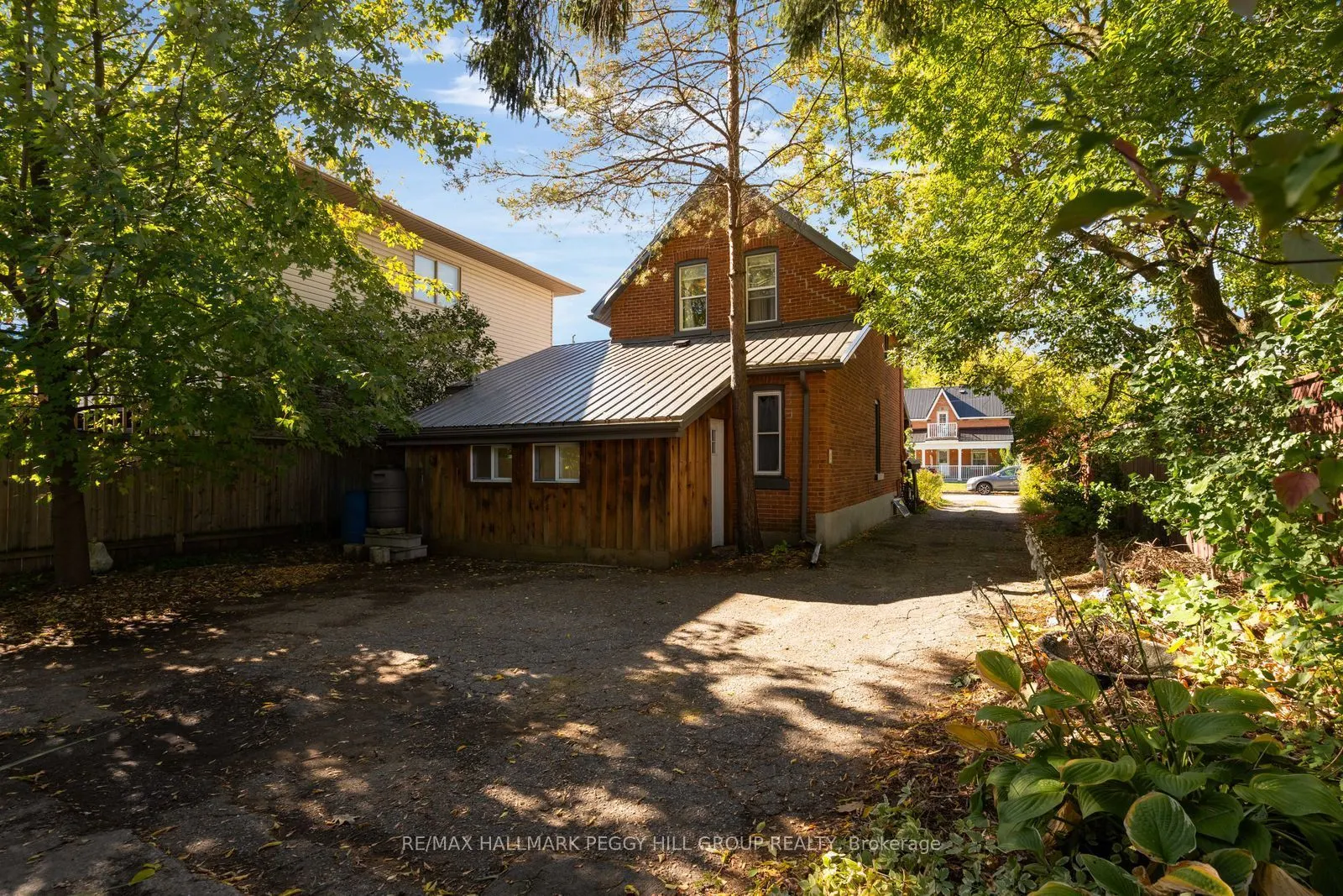 11 Frances Street N