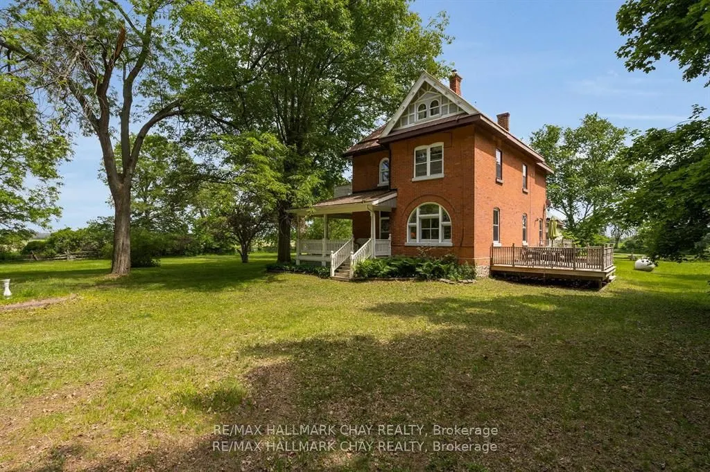 1407 Flos 8 Road W