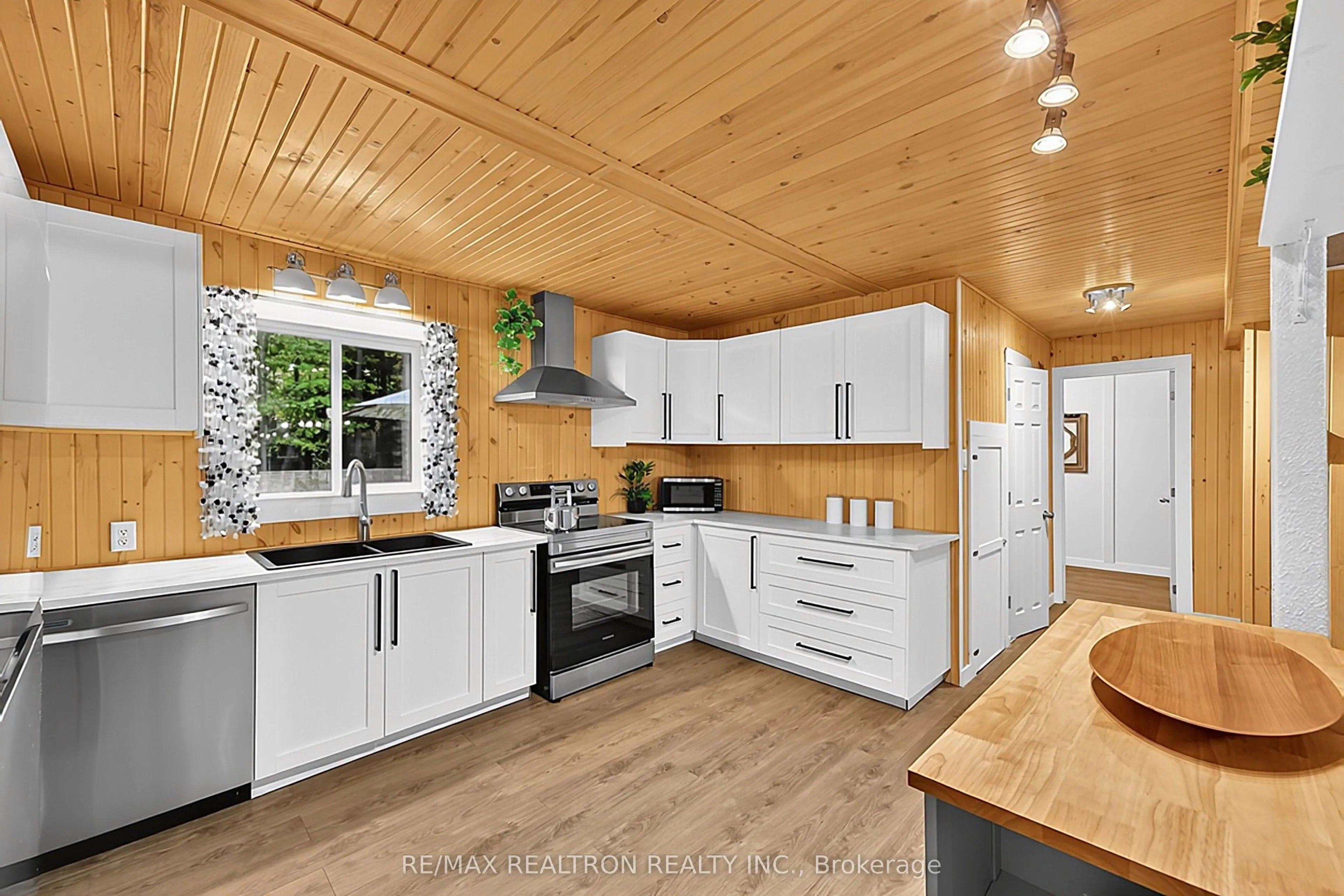 49 WOLFE Trail