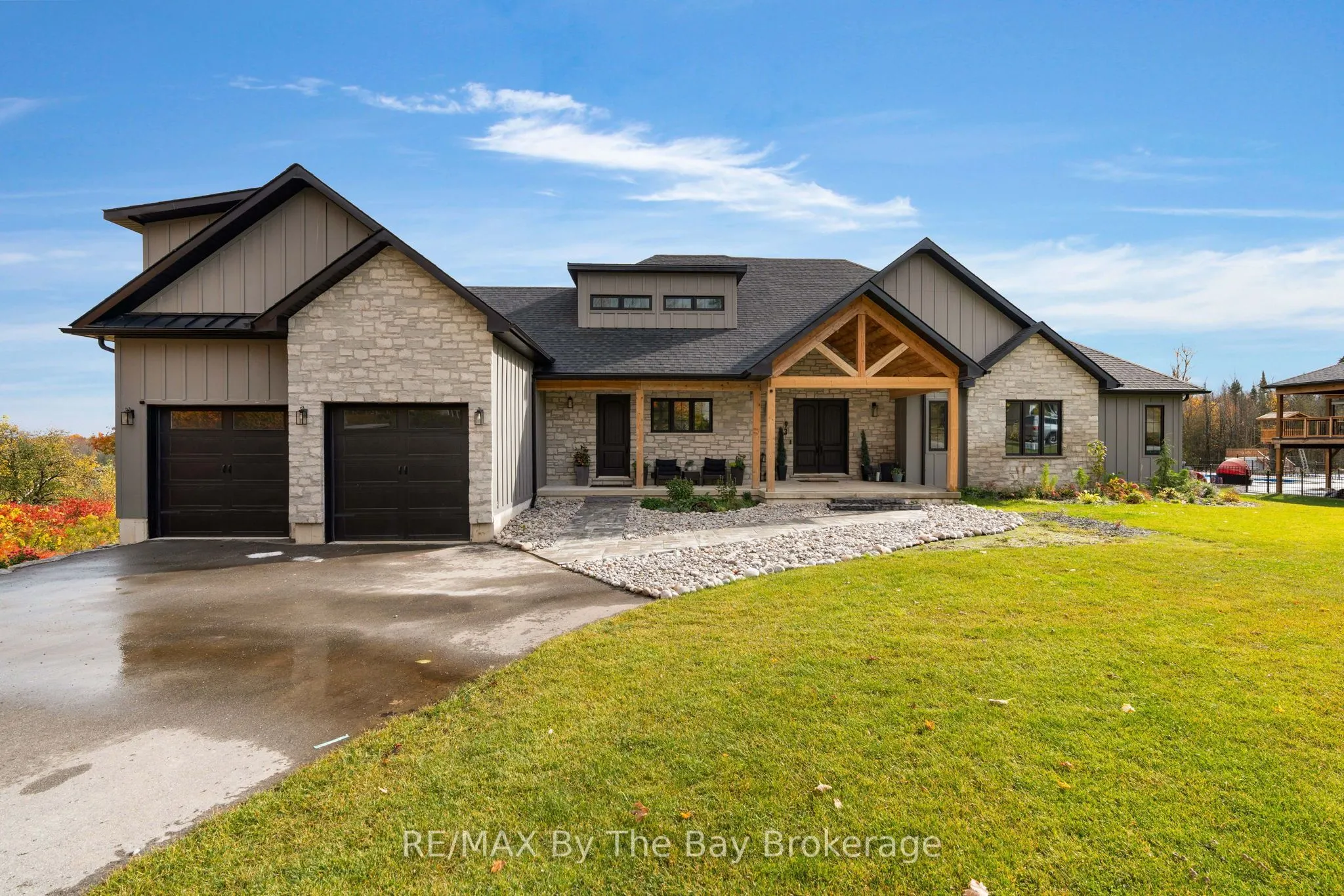 93 Moonstone Road E
