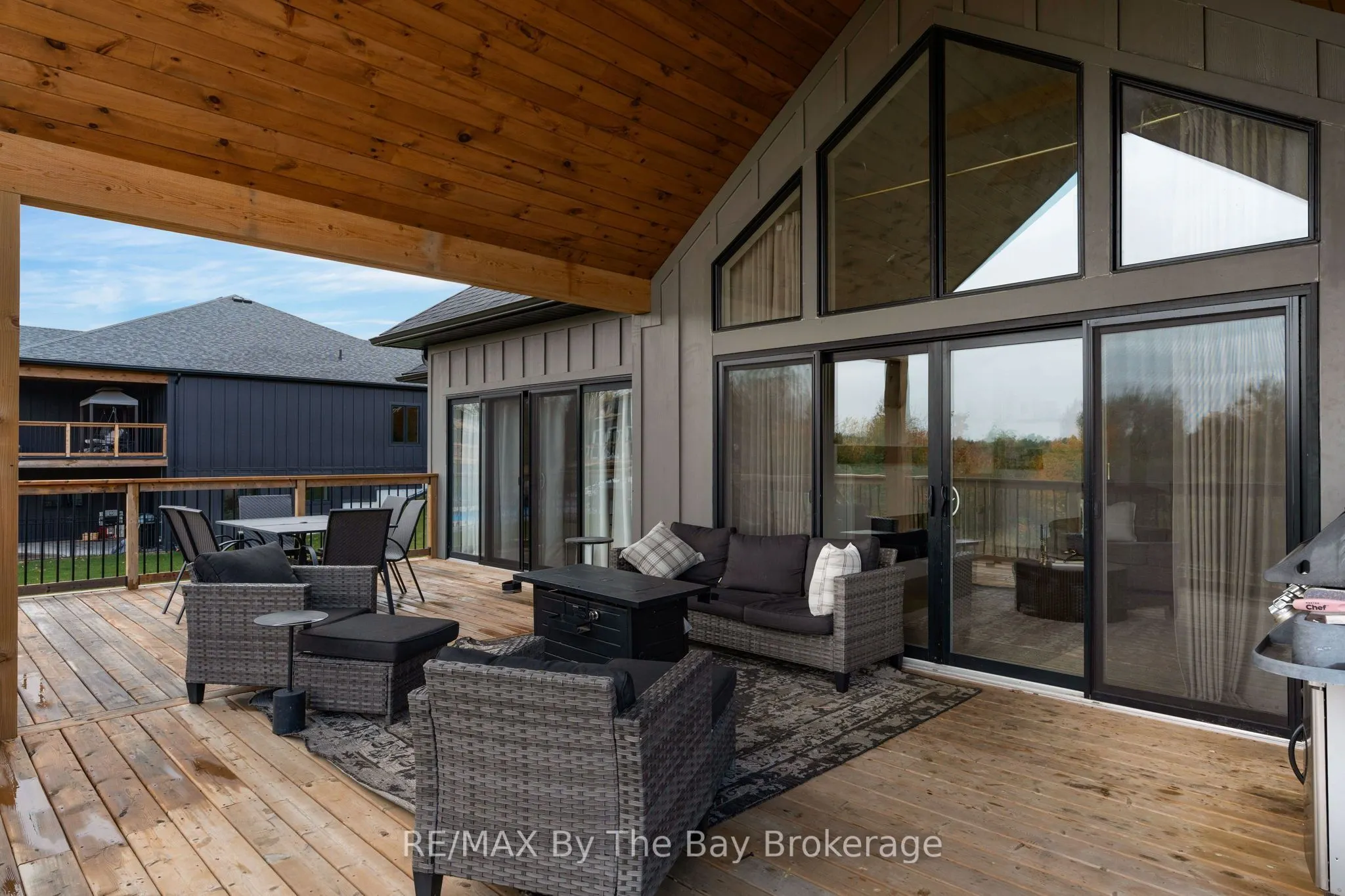 93 Moonstone Road E