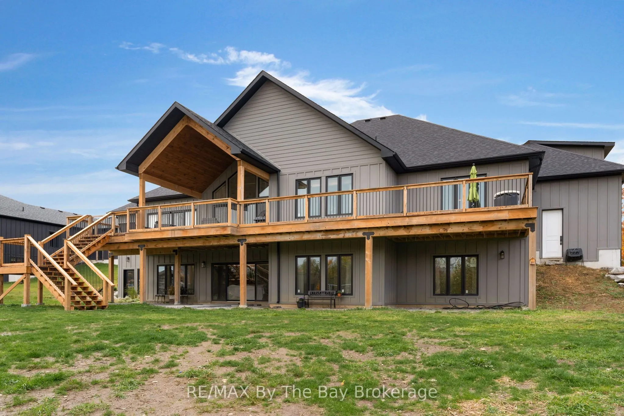 93 Moonstone Road E