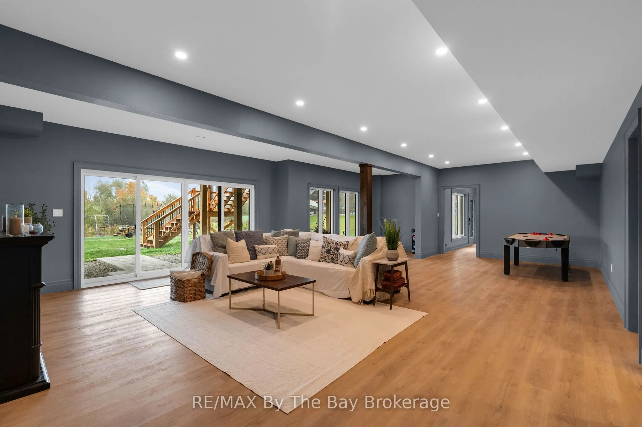 93 Moonstone Road E