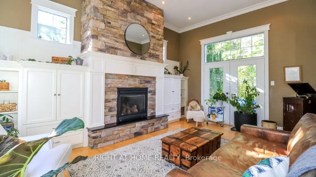 44 HIGHLAND Drive