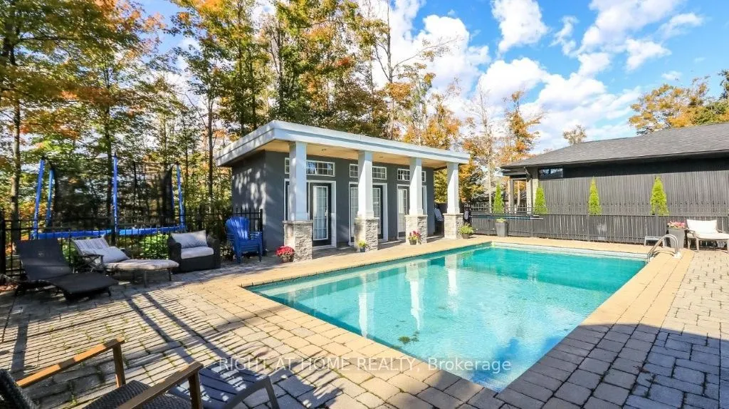 44 HIGHLAND Drive
