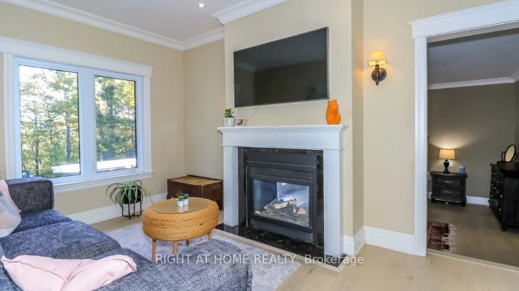 44 HIGHLAND Drive