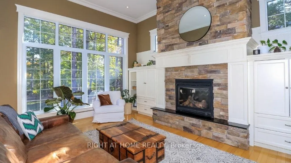 44 HIGHLAND Drive