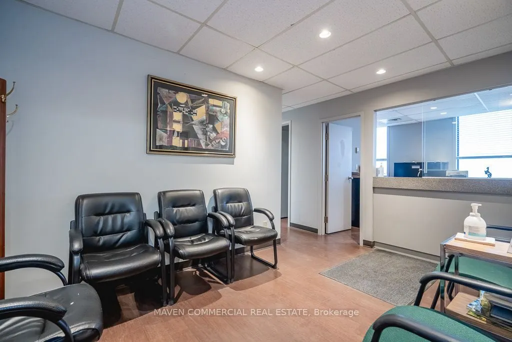 100 Colborne Street W