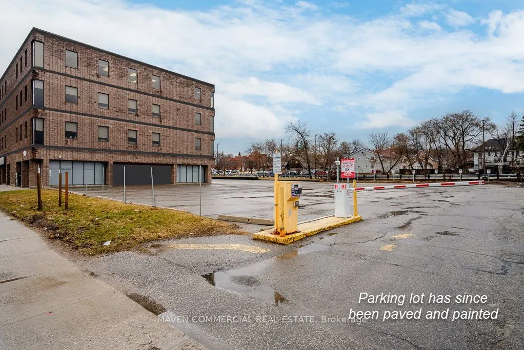 100 Colborne Street W