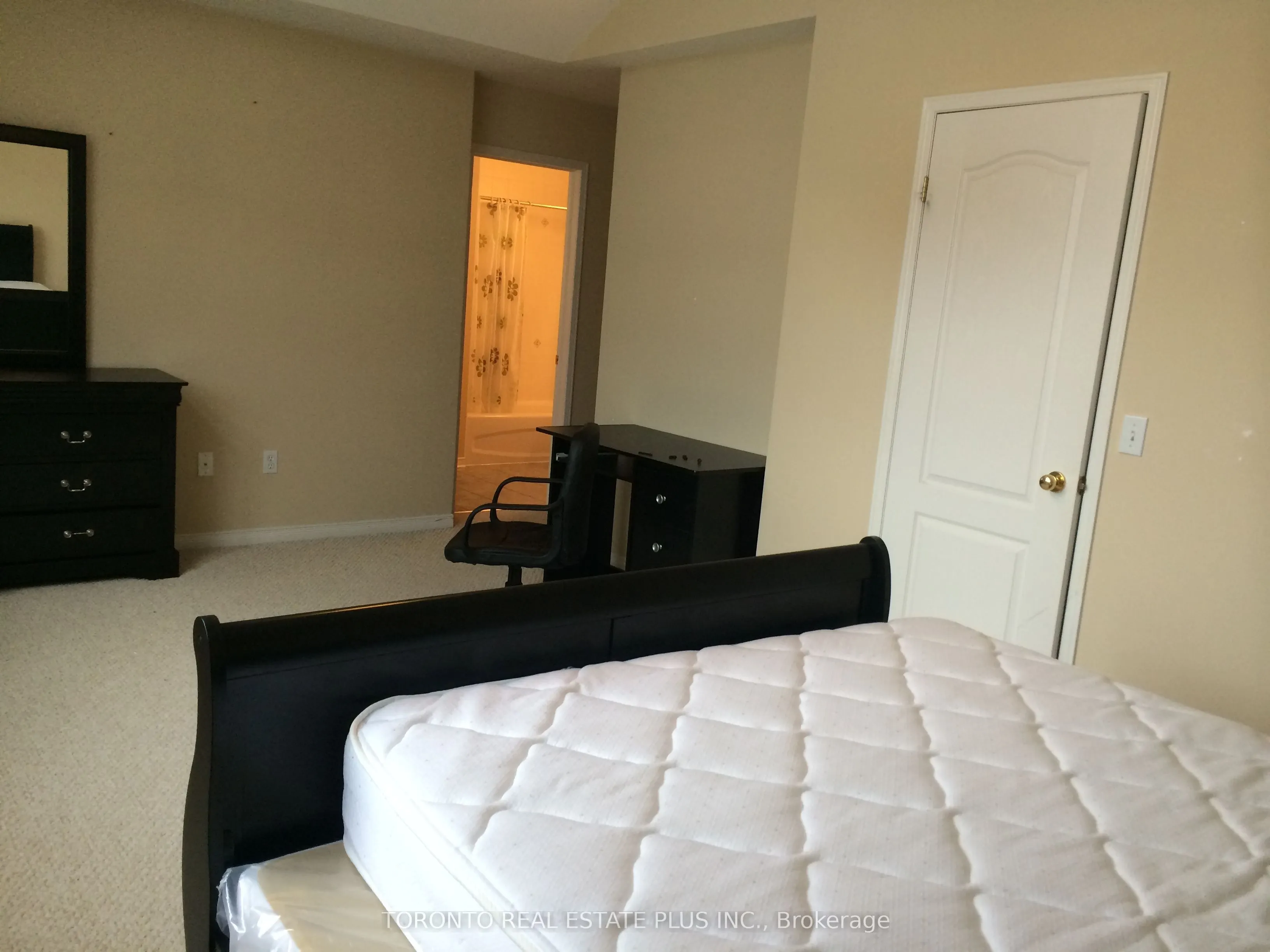 4 Vanessa Drive