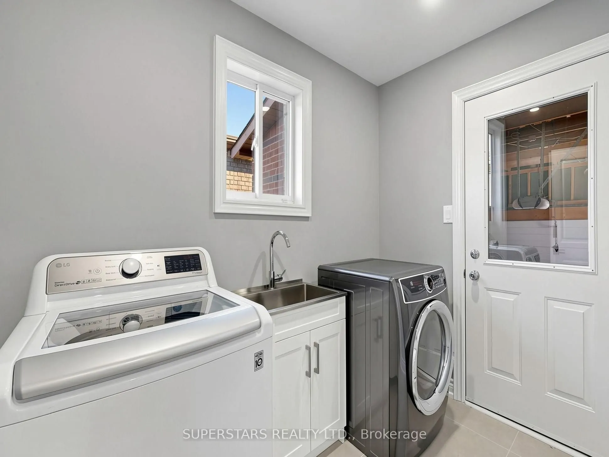 75 Ambler Bay