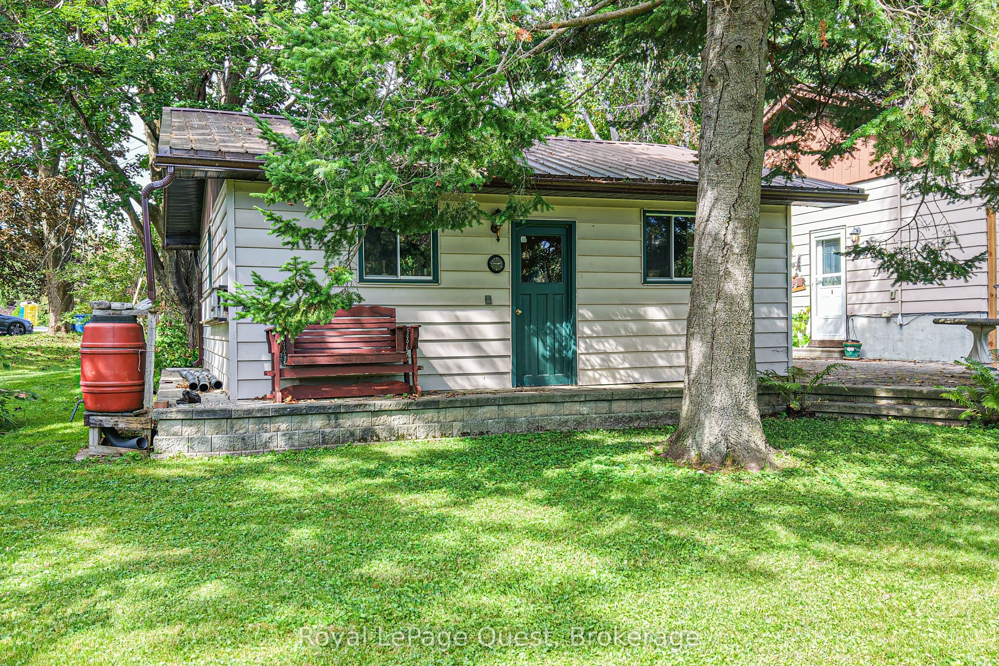 17 Hughes Road E