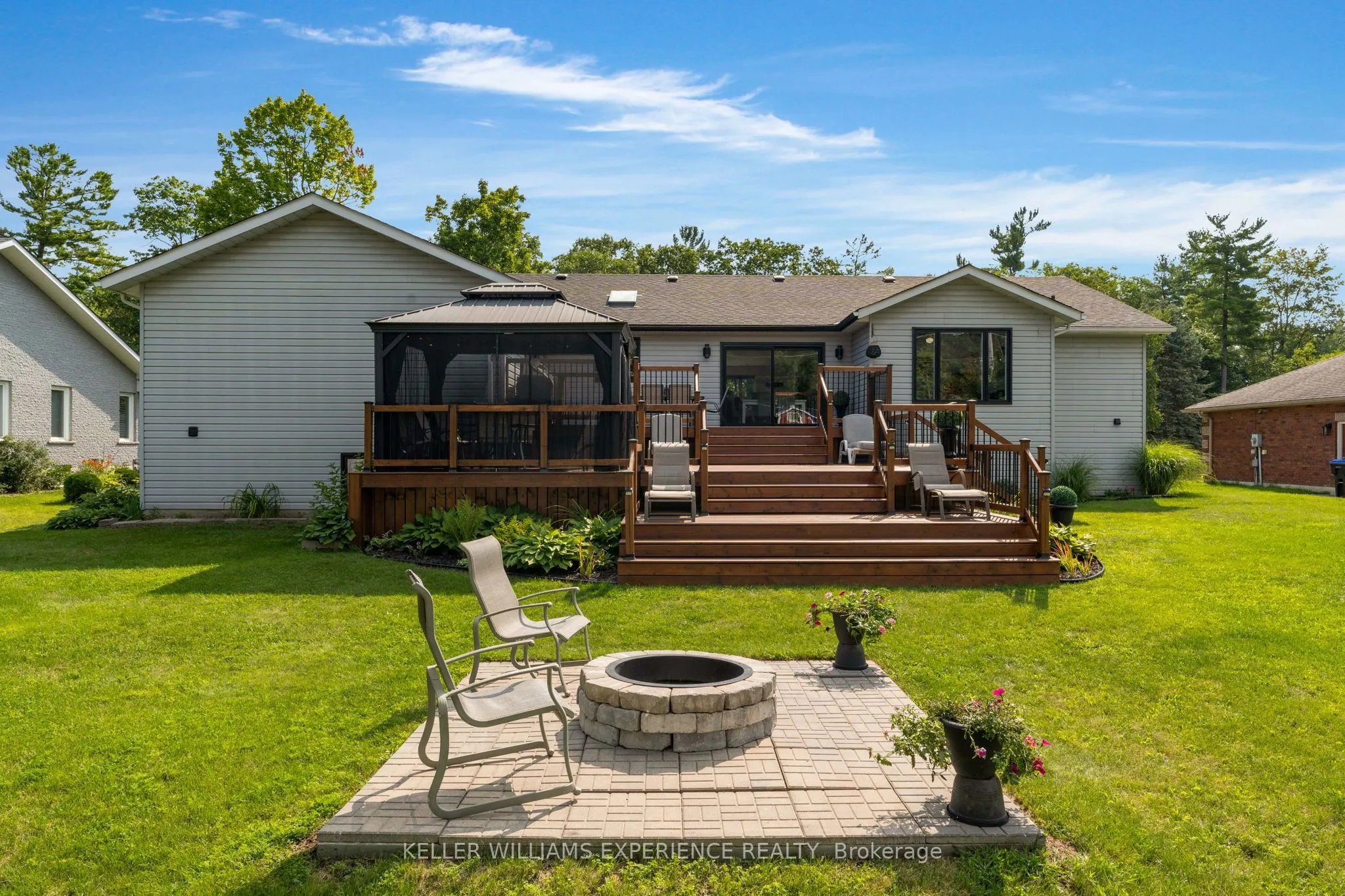 4 Downer Crescent