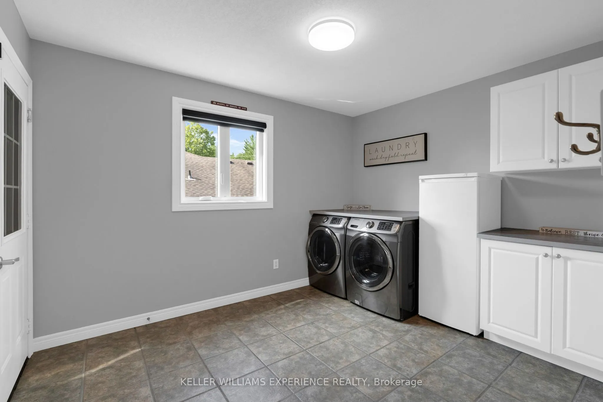 4 Downer Crescent