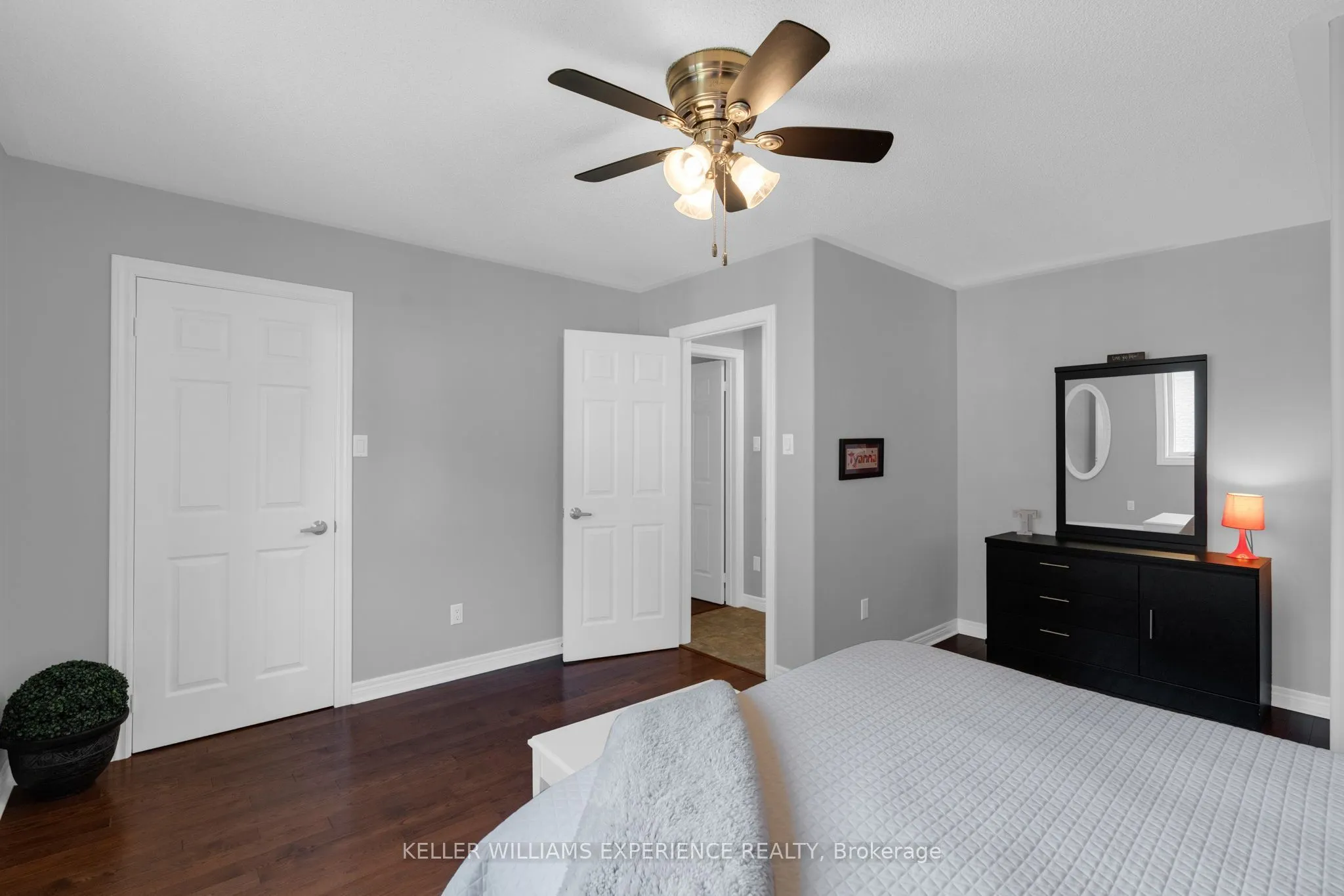 4 Downer Crescent