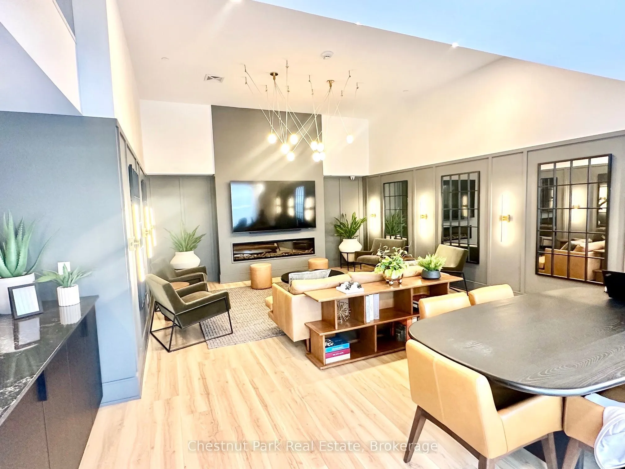 31 Huron Street #617