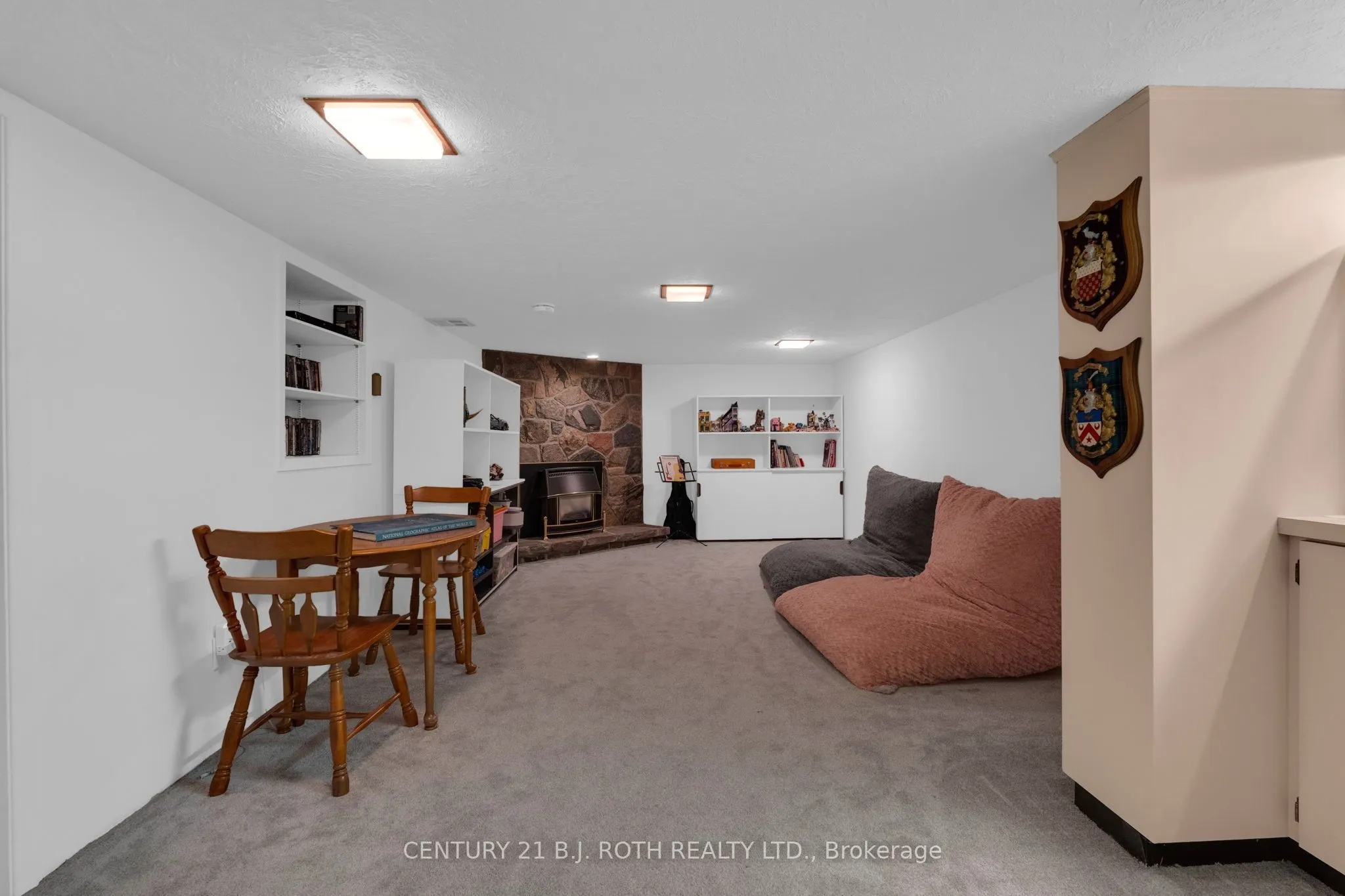 254 Grove Street E
