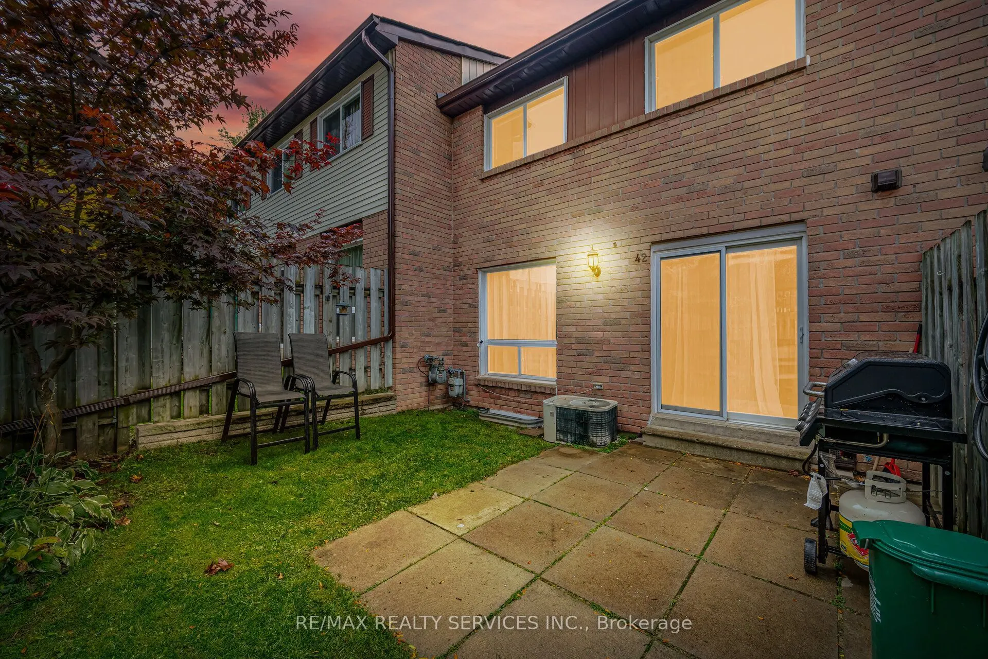 52 Adelaide Street #42
