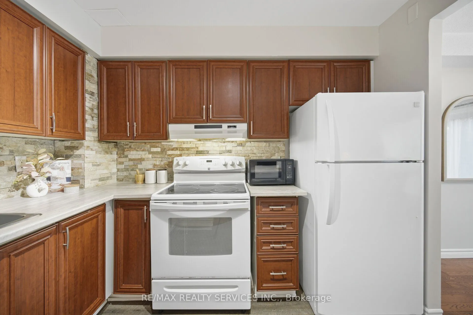 52 Adelaide Street #42