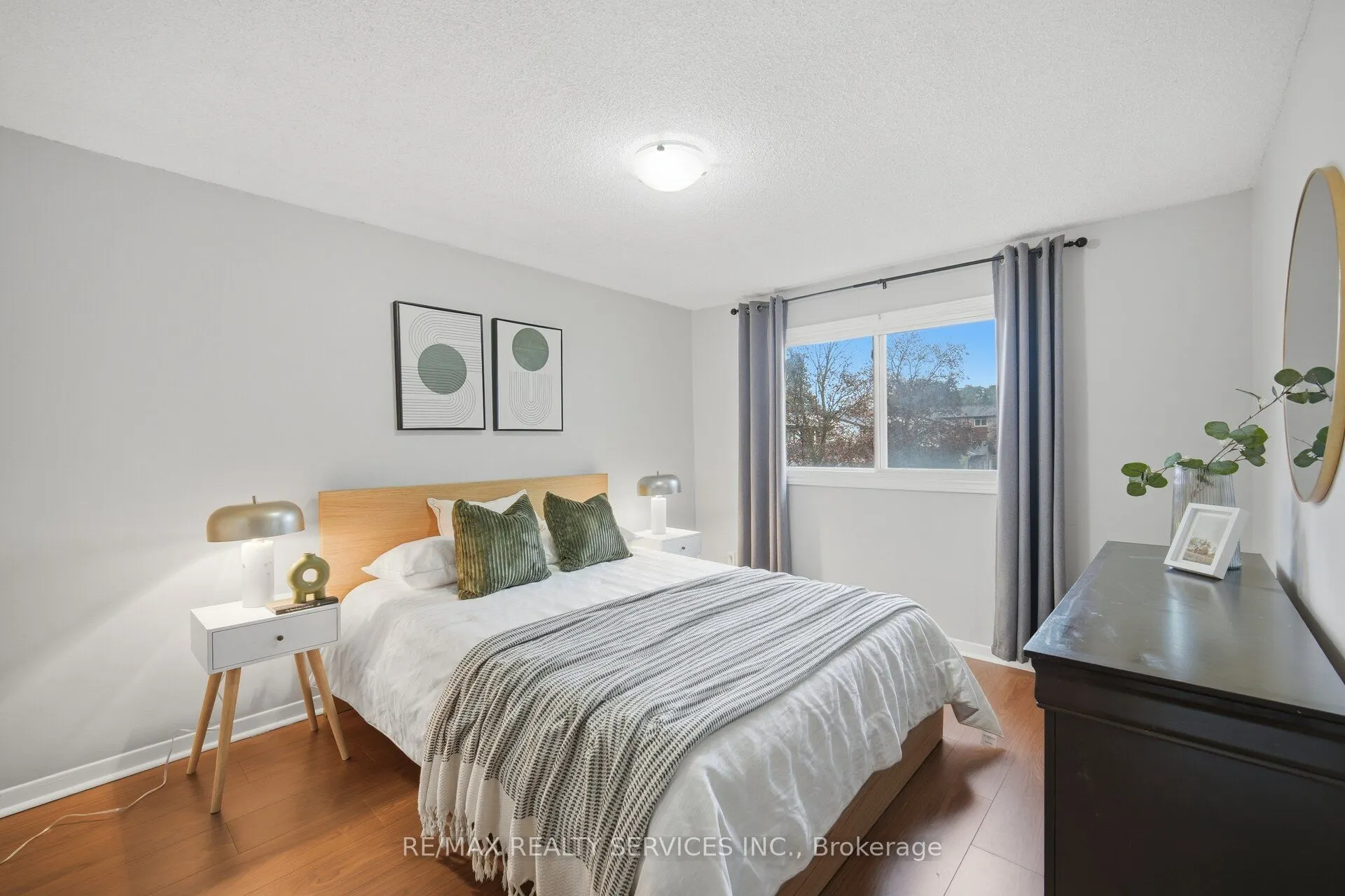 52 Adelaide Street #42