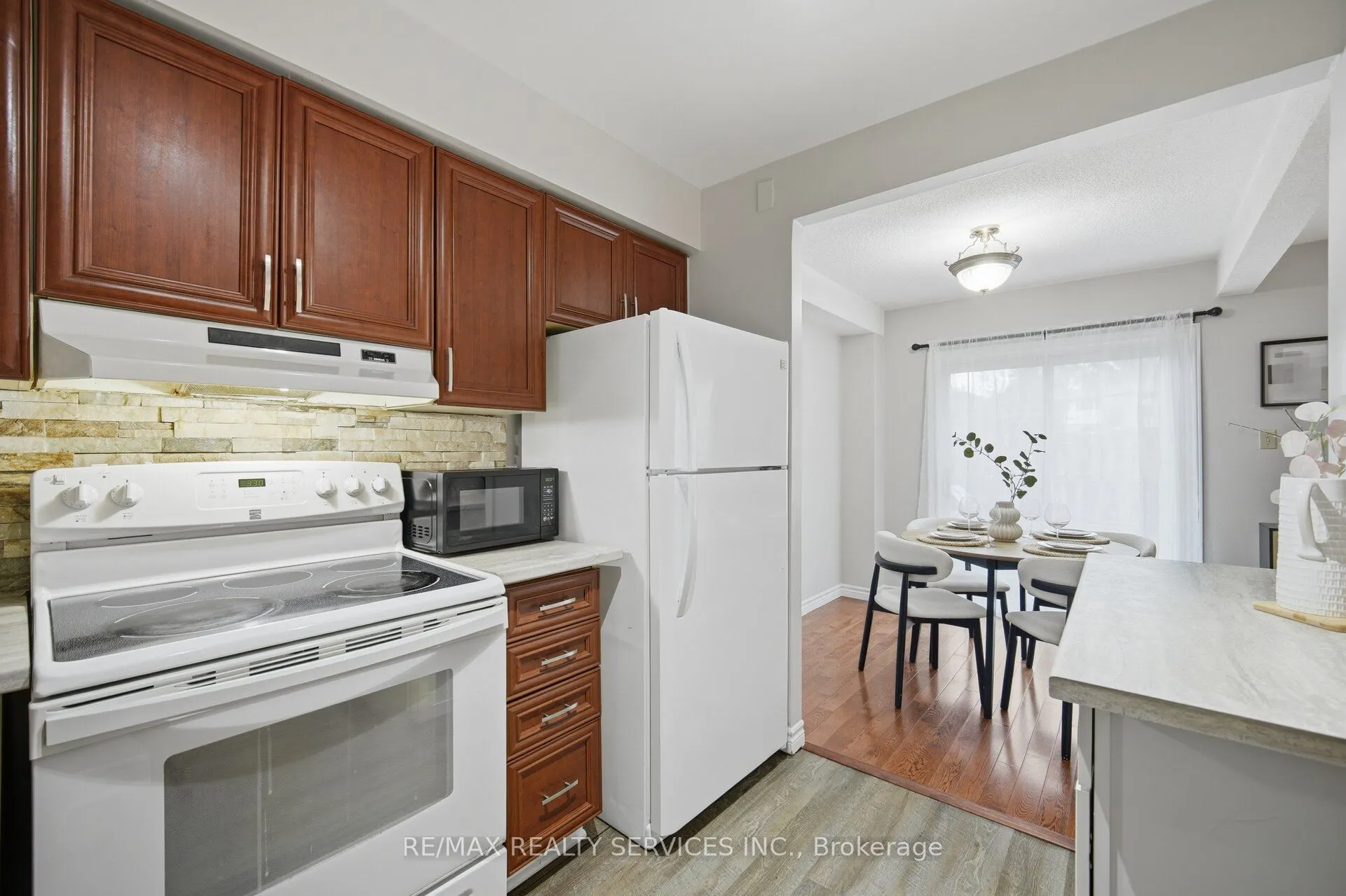 52 Adelaide Street #42