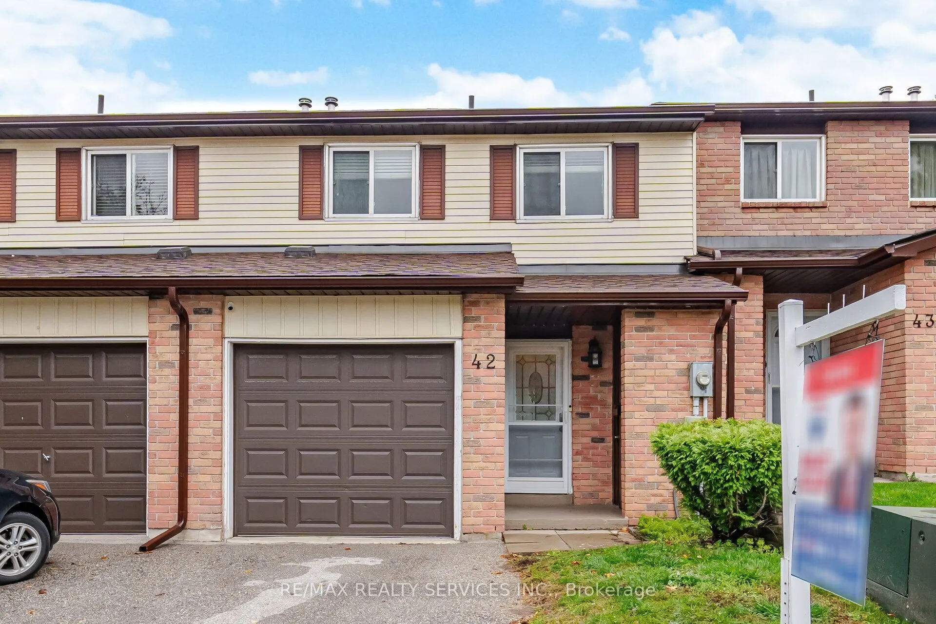 52 Adelaide Street #42
