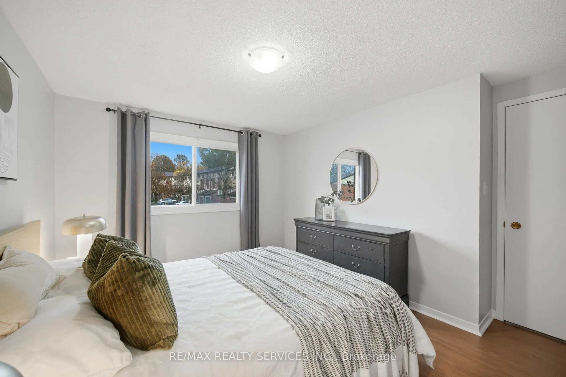 52 Adelaide Street #42