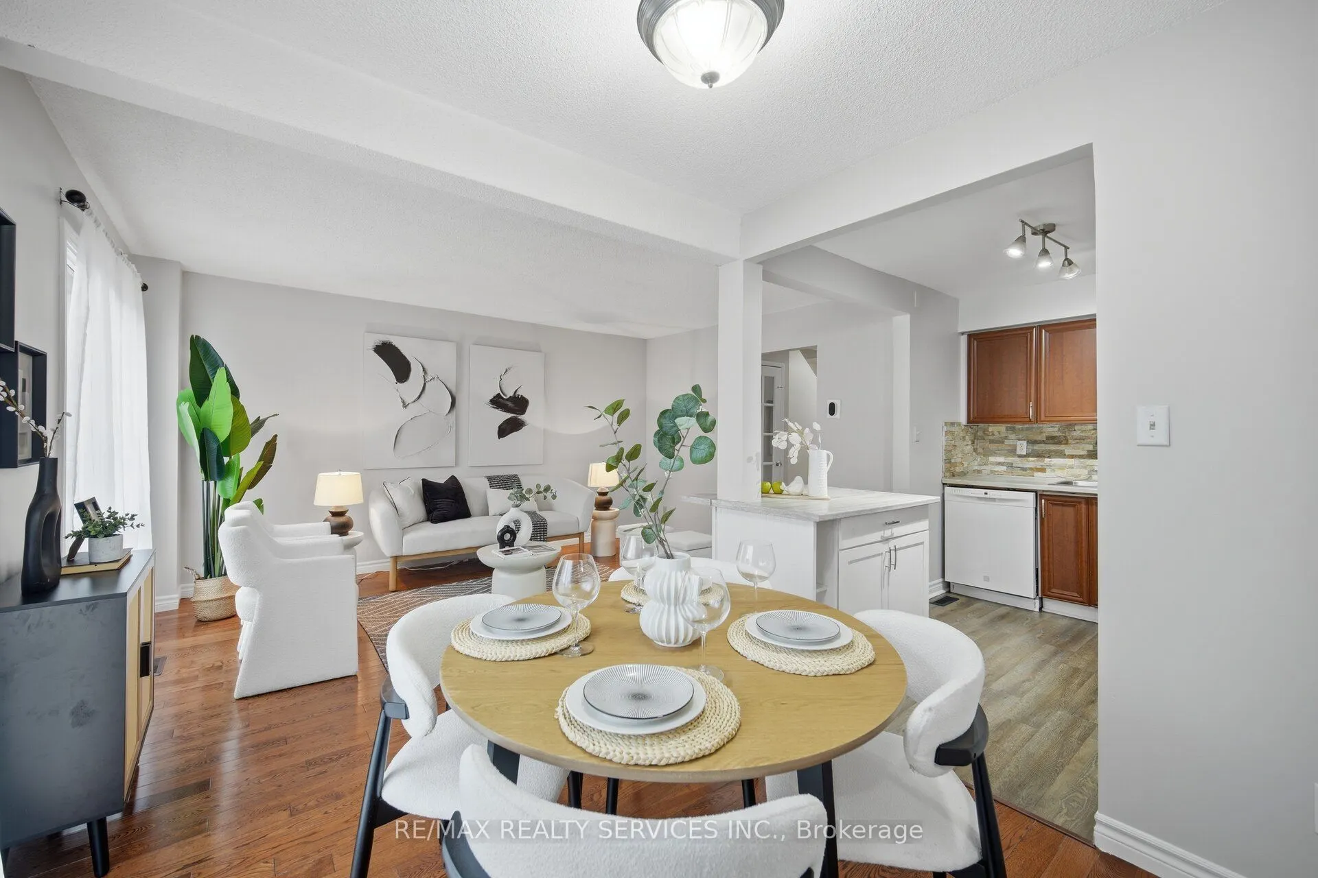 52 Adelaide Street #42