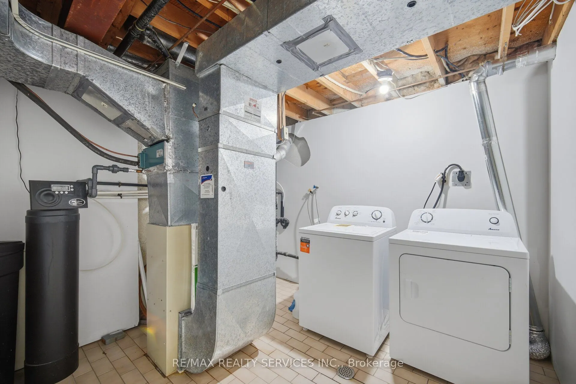 52 Adelaide Street #42