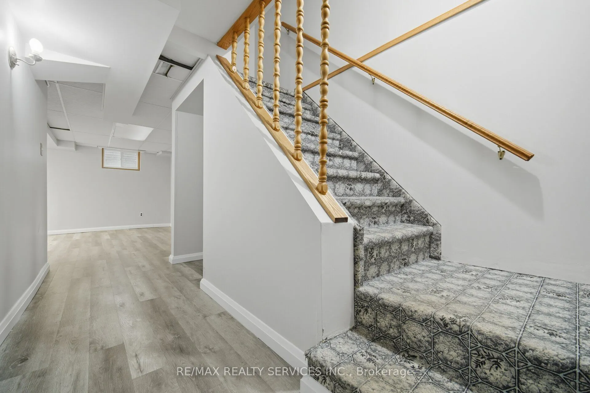 52 Adelaide Street #42