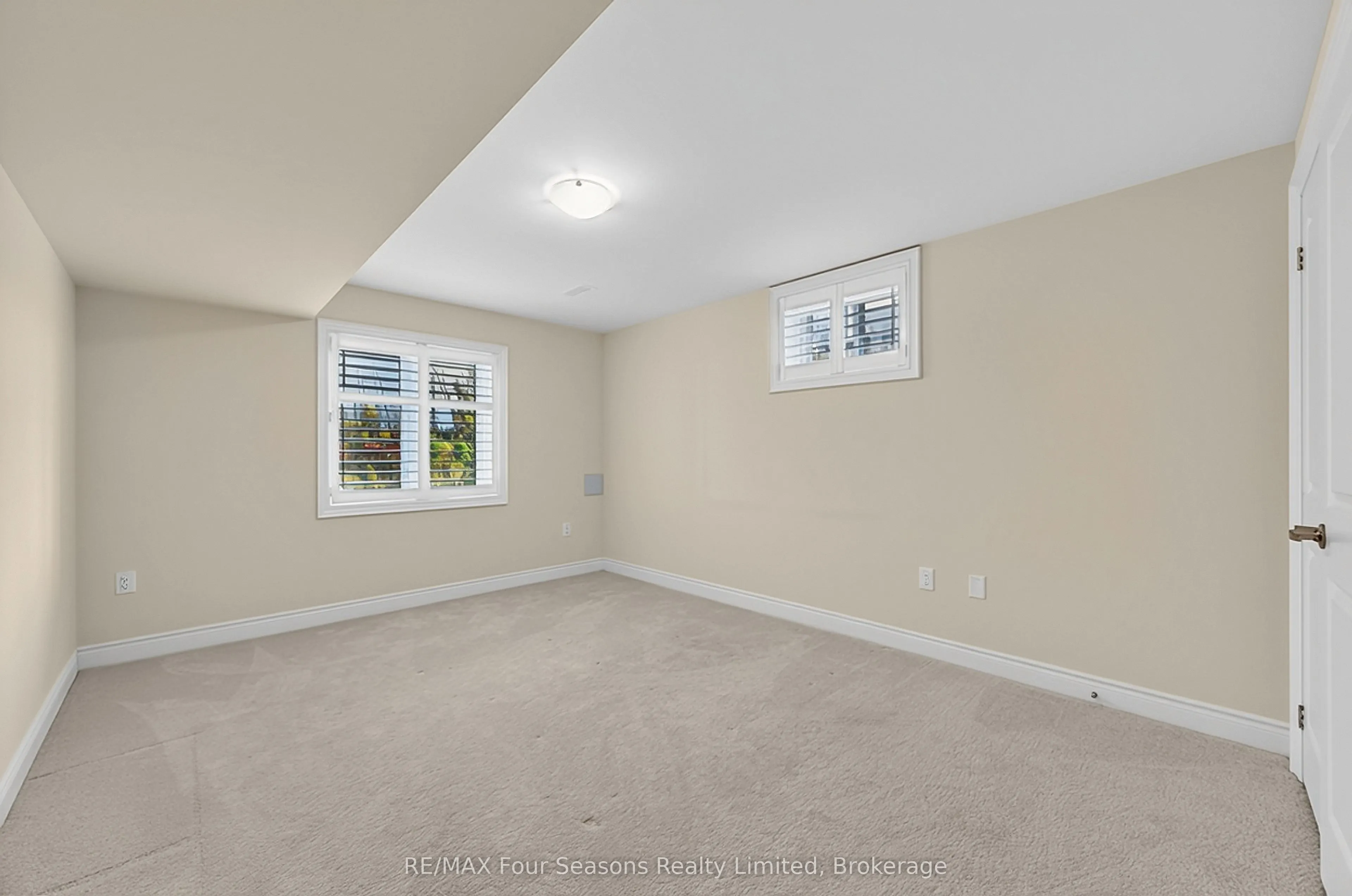 100 Kari Crescent #60
