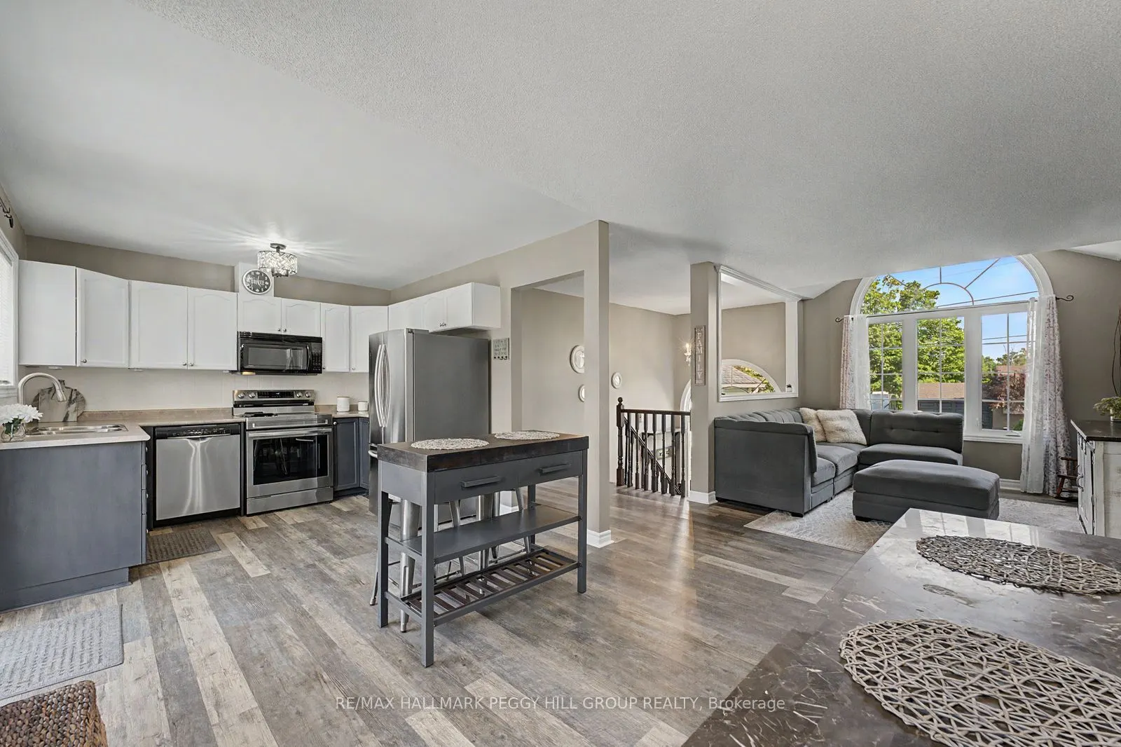 6 Rosemarie Drive