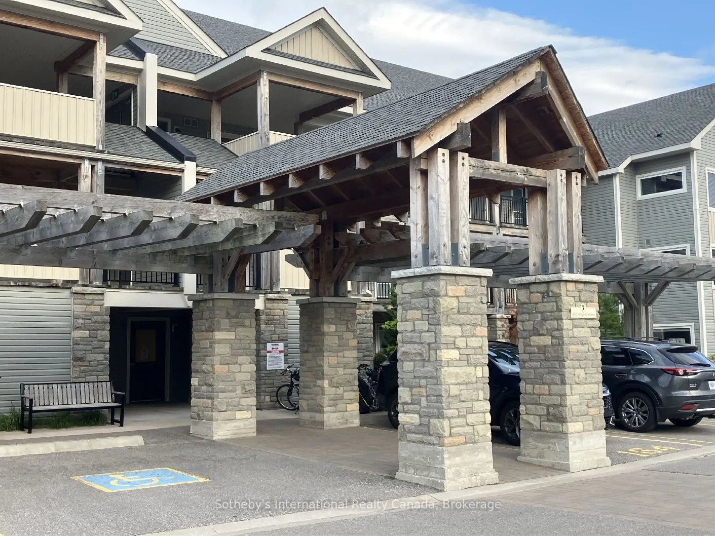 7 ANCHORAGE Crescent #104