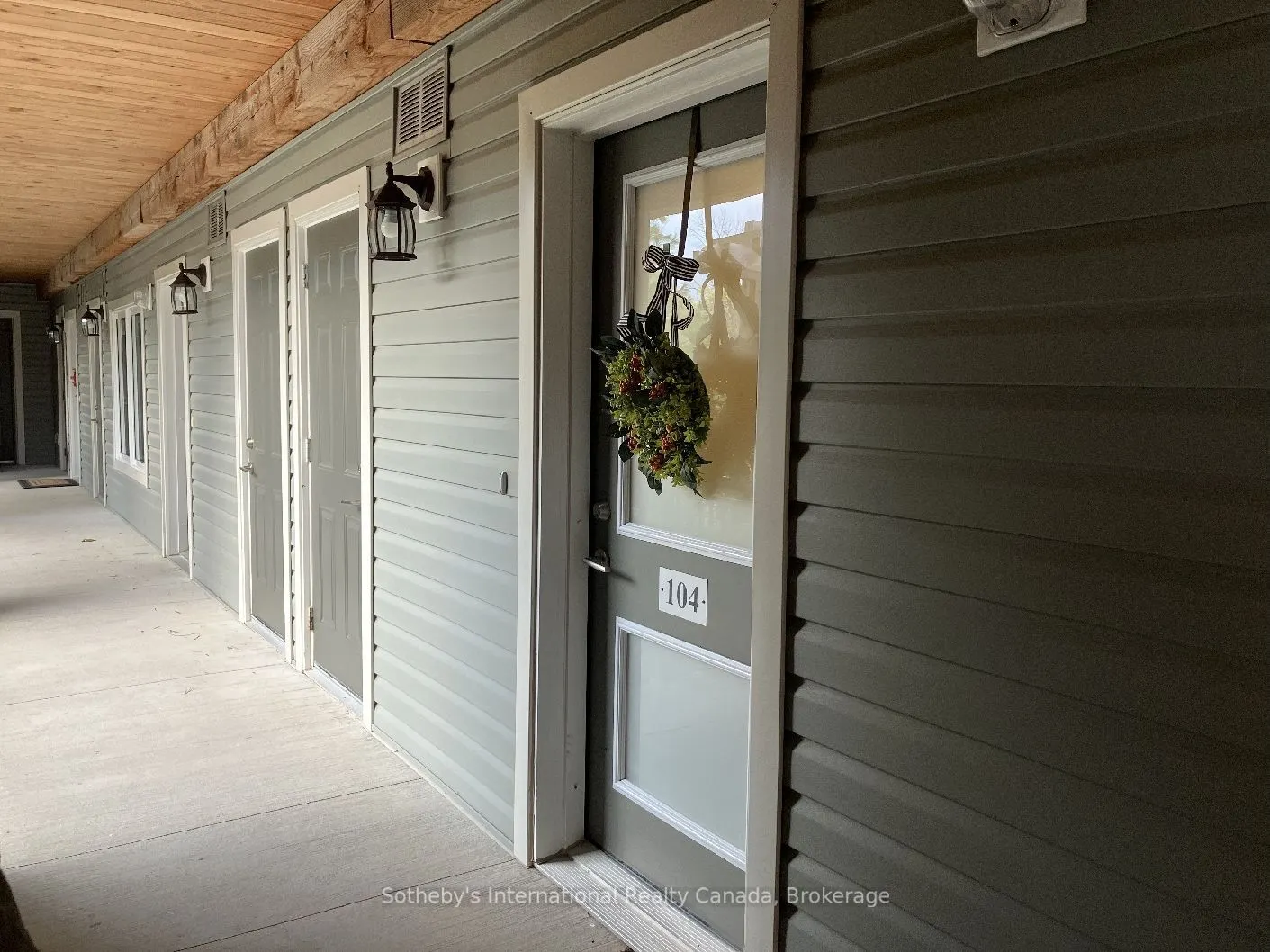 7 ANCHORAGE Crescent #104