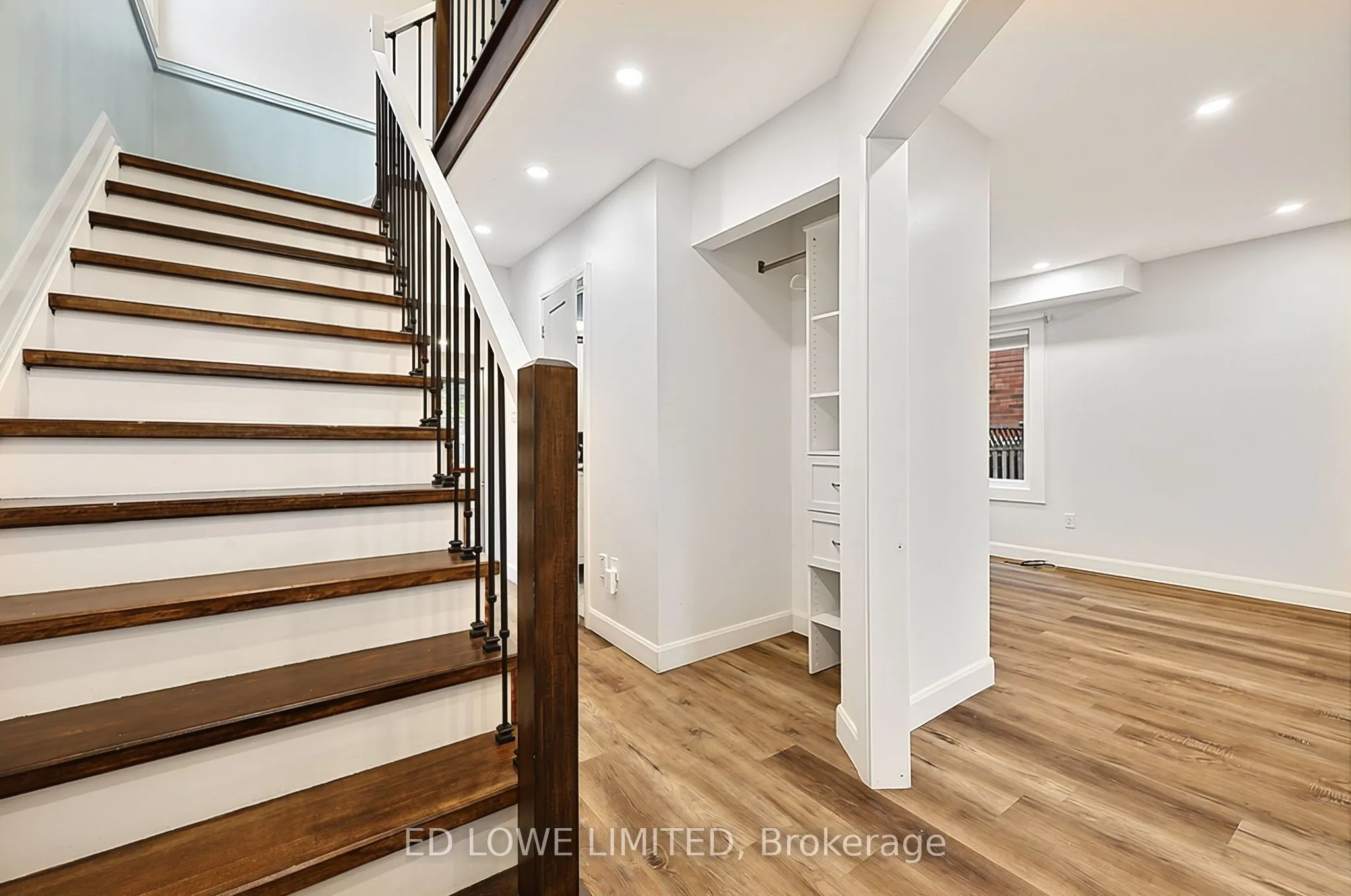 63 Weatherup Crescent