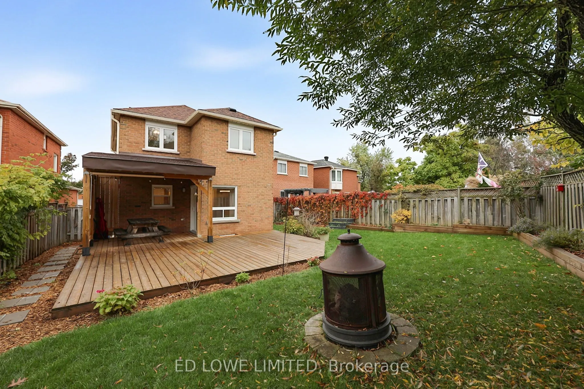 63 Weatherup Crescent