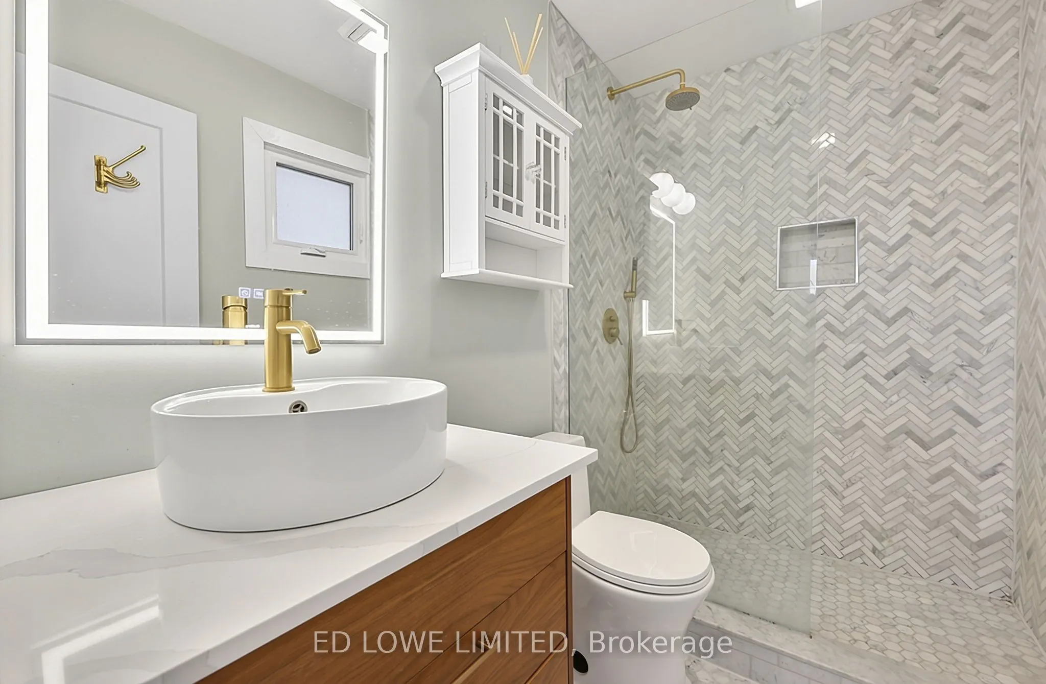 63 Weatherup Crescent
