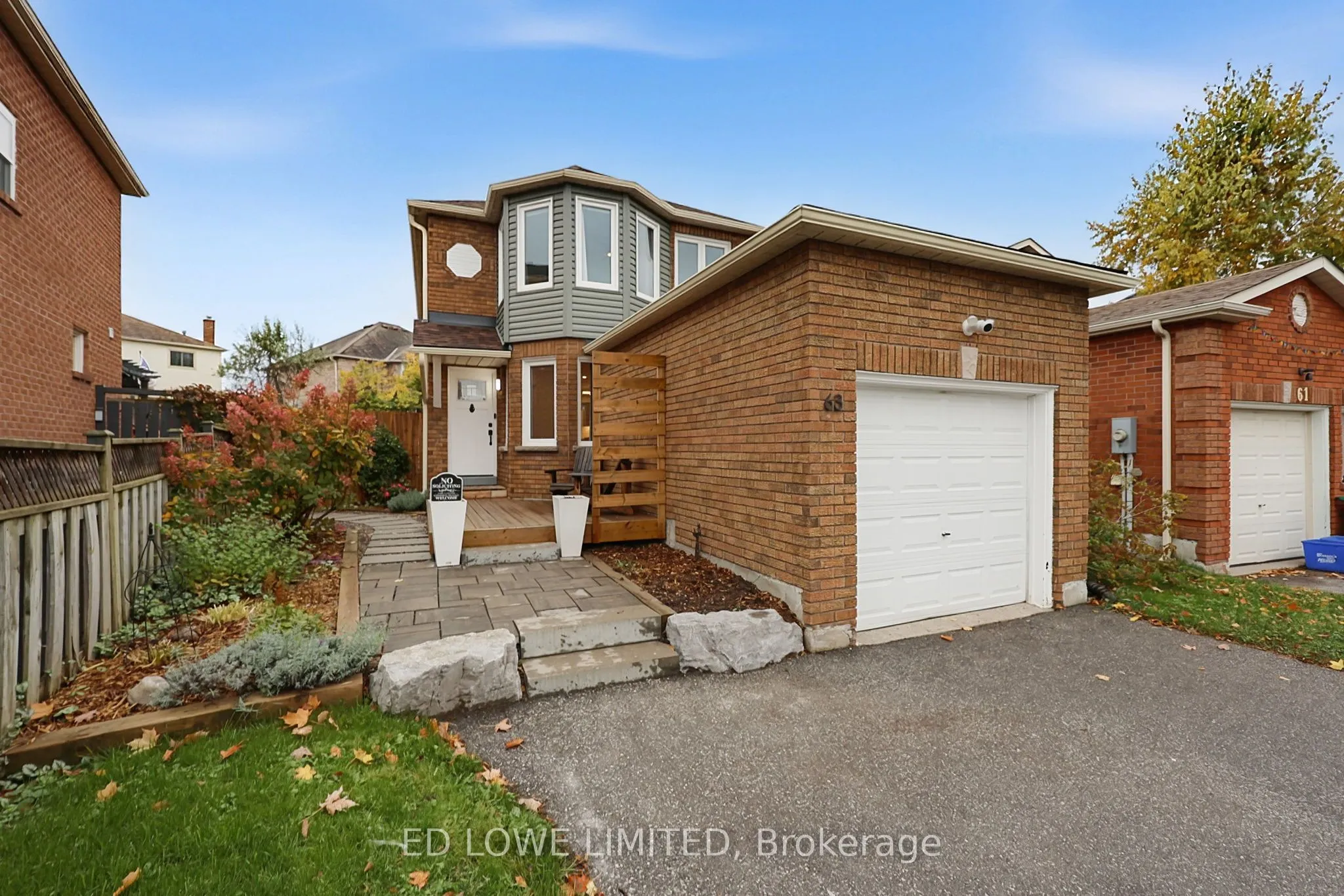 63 Weatherup Crescent