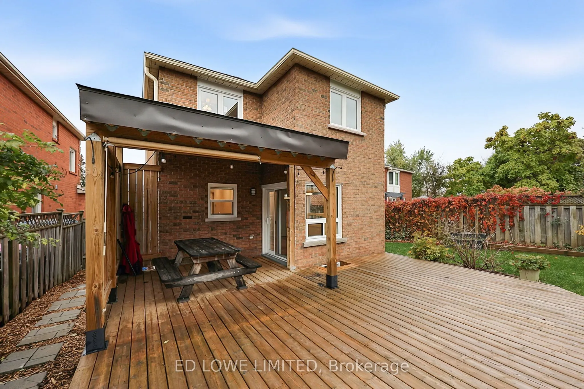 63 Weatherup Crescent