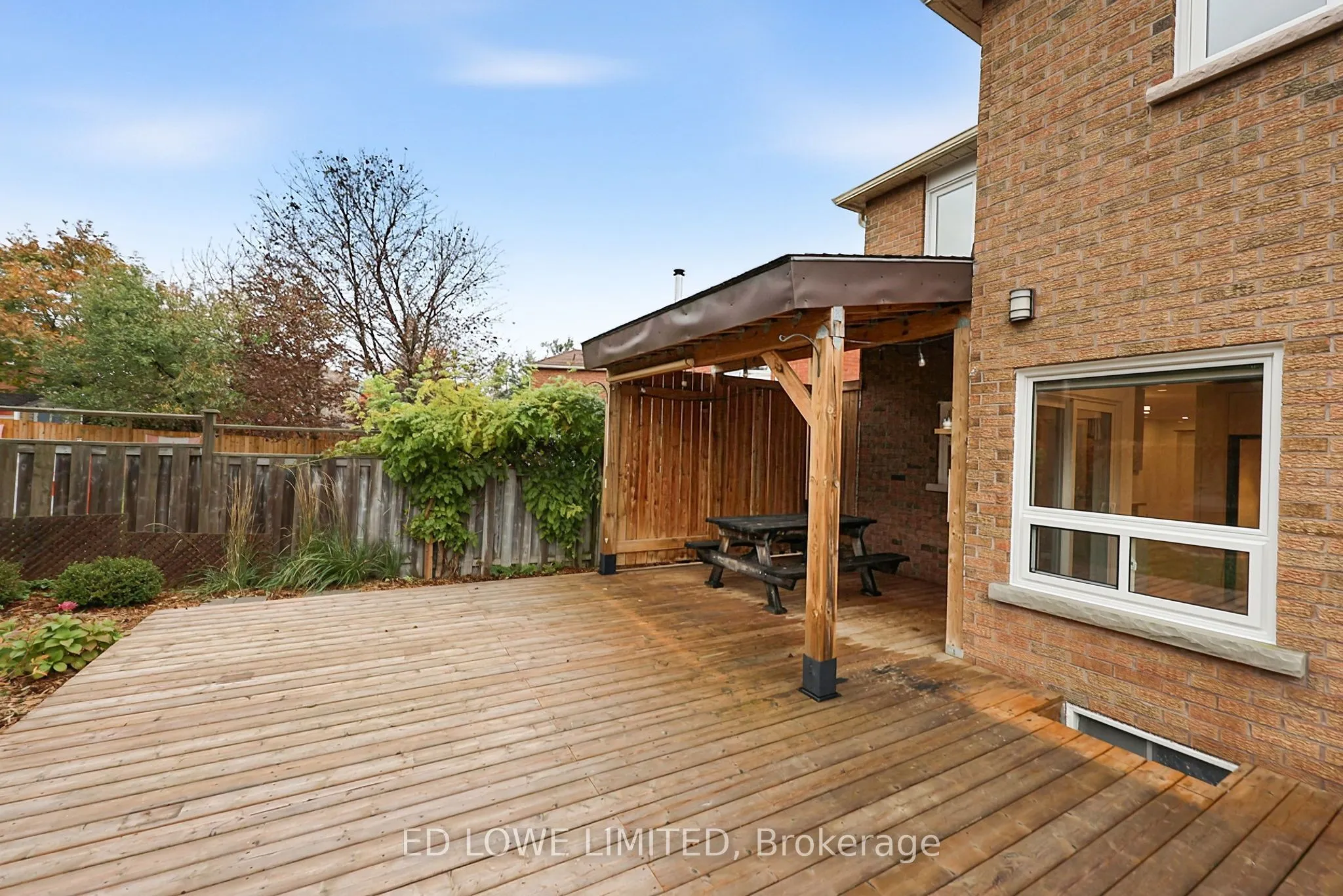 63 Weatherup Crescent