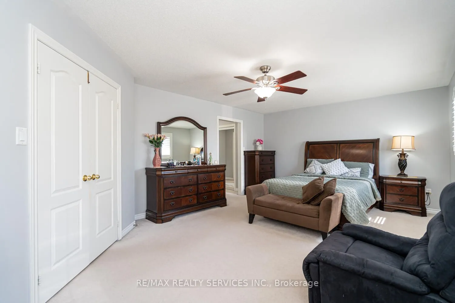 22 Sovereign's Gate