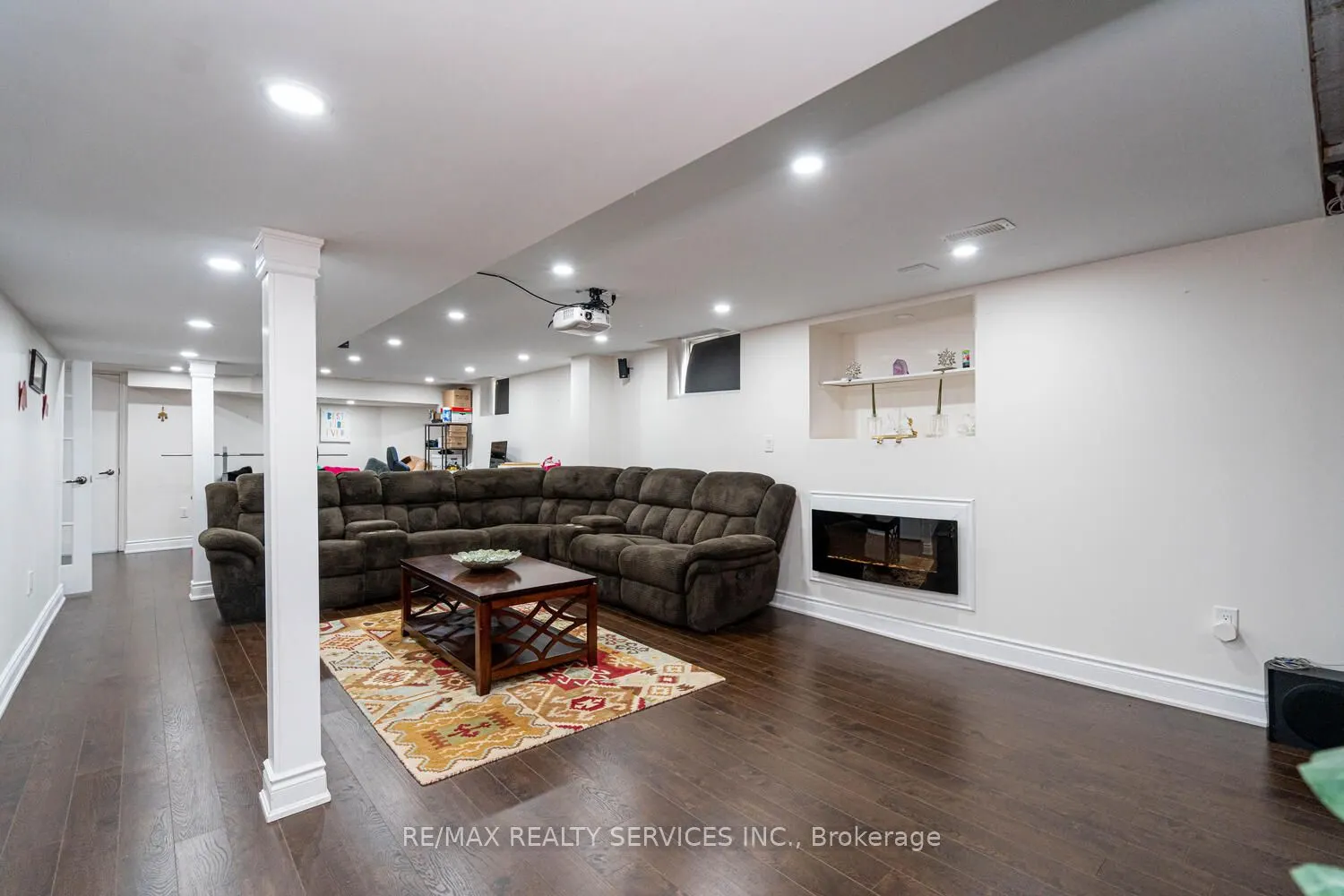 22 Sovereign's Gate