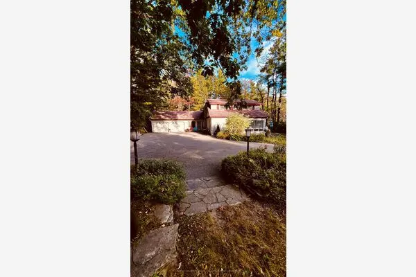 11 Colborne Street